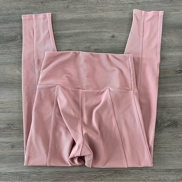 Onzie Ribbed Sweetheart Midi Leggings - Picture 7 of 14